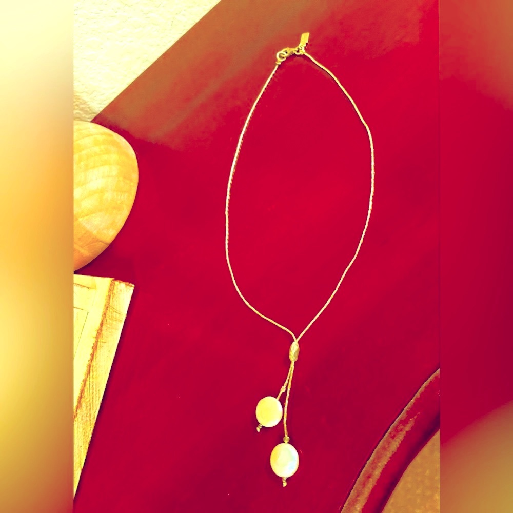 Sterling Silver lariat with two modern pearl disk attached. Lightweight.